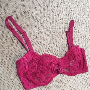Oscar de La Renta Lace Bra 32C